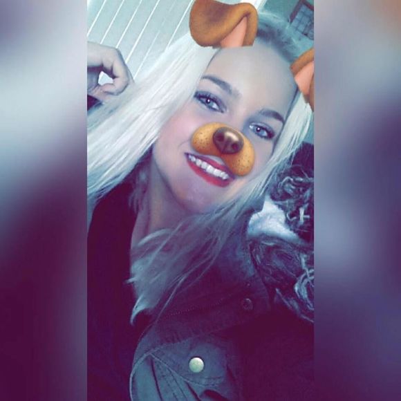 Meet your Posher, Kayla