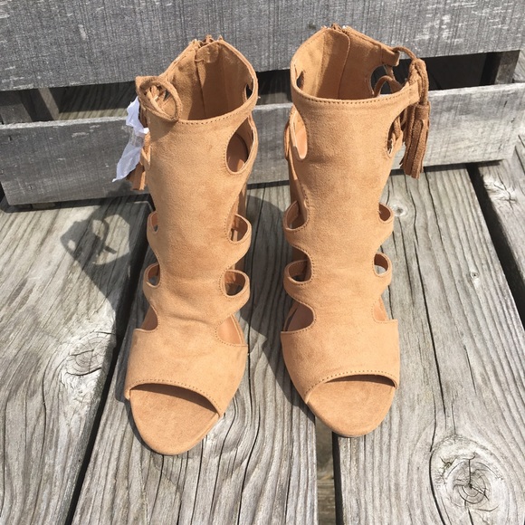 Tan Vegan Suede Caged Sandals! NEW! - Picture 5 of 11