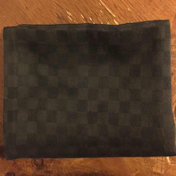 Louse Vuitton scarf - Picture 3 of 3