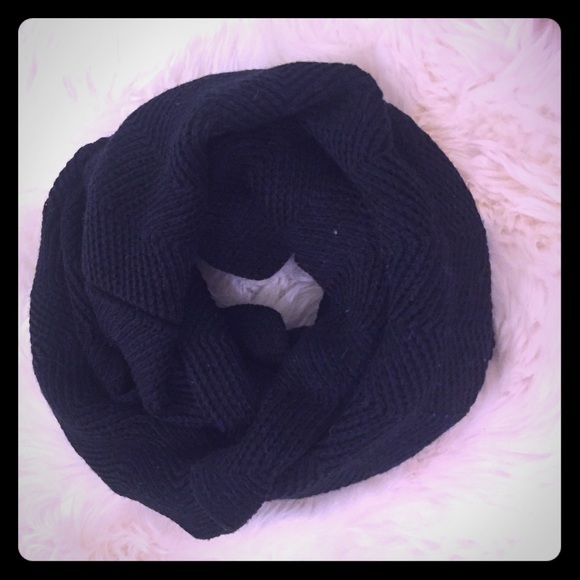 Black infinity scarf