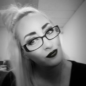 Meet your Posher, Stacy