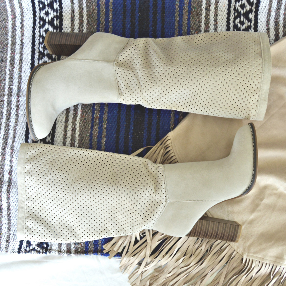 Margot Western Style Perforated Heeled Boots - Picture 5 of 7