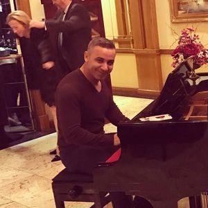 Meet your Posher, Roni