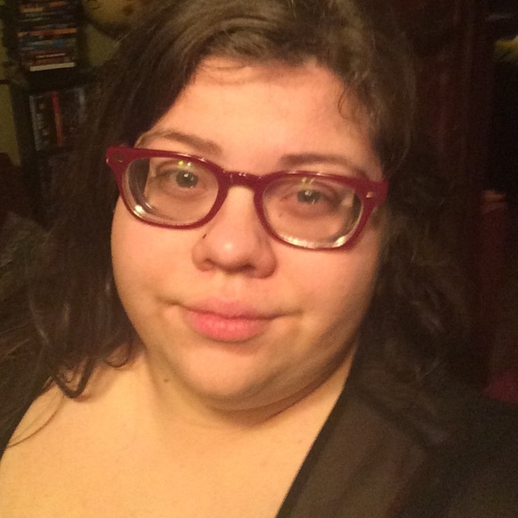 Meet your Posher, Katelyn - Picture 1 of 3