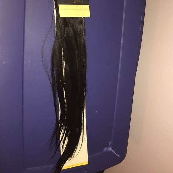 22 inch 100% HUMAN REMY HAIR 1B BRAND NEW - Picture 3 of 5