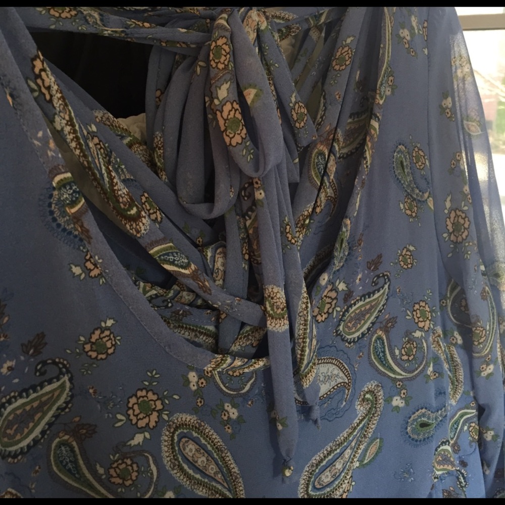 Last 1! SMALL Paisley Bell Sleeve Boho top - Picture 2 of 6