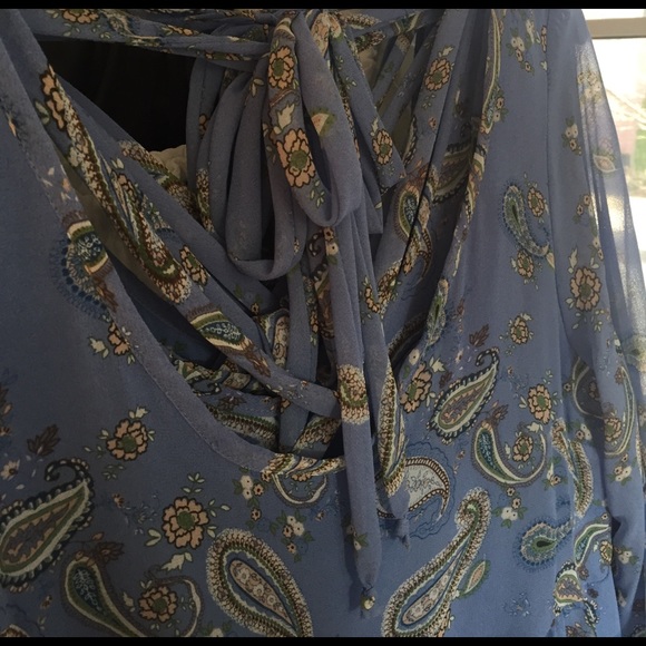 Last 1! SMALL Paisley Bell Sleeve Boho top - Picture 2 of 6