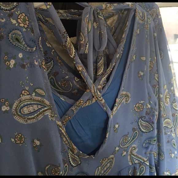 Last 1! SMALL Paisley Bell Sleeve Boho top - Picture 4 of 6