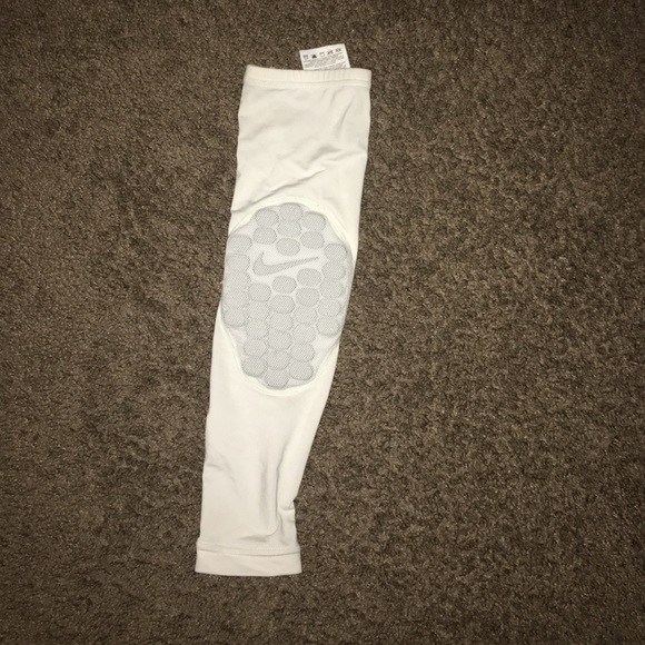 Nike arm sleeve