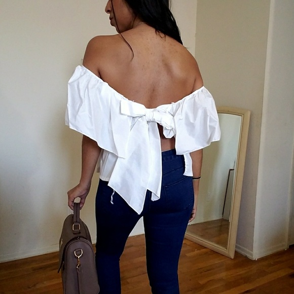 🍃LAST ONE🍃WHITE OFF SHOULDER RUFFLE TOP - Picture 4 of 4