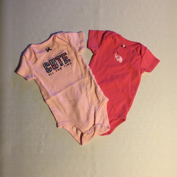 🌟$4 Set of 2 Carters Onesies