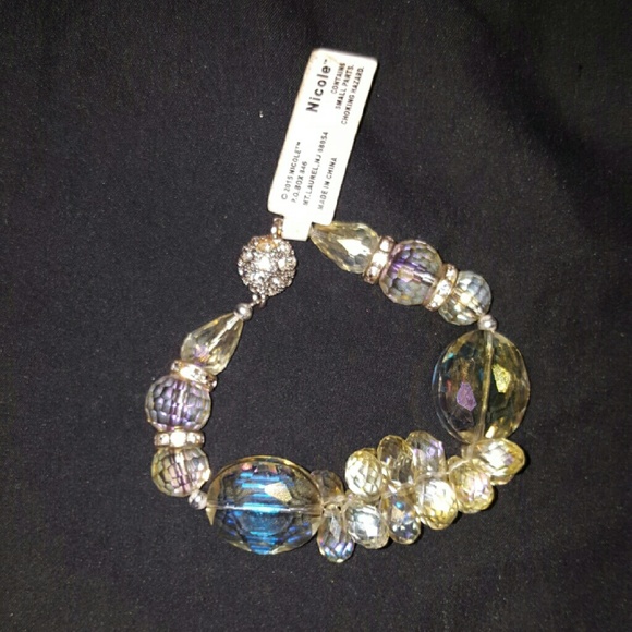 Costume jewelry - Picture 1 of 2