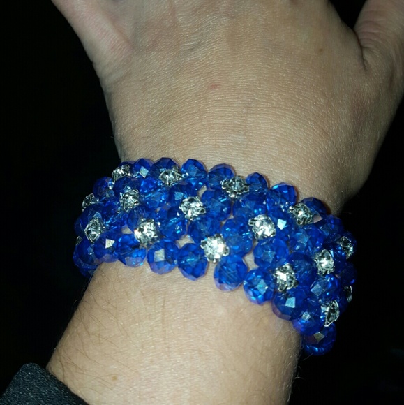 Costume jewelry - Picture 2 of 2