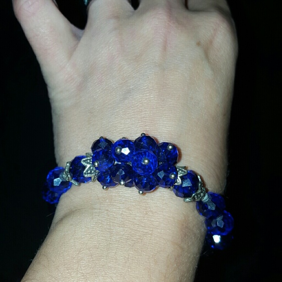 Costume jewelry - Picture 2 of 2