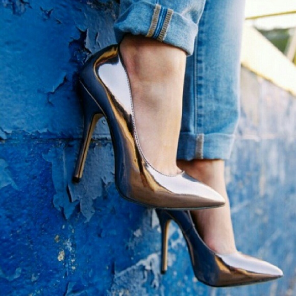 Last Size 8.5! 💖Rose Gold Metallic Pointy Pump - Picture 2 of 7