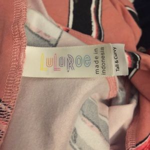 LuLaRoe Pants - Lularoe TC lipstick pants *worn 2 time* LuLaRoe Pants - Lularoe TC lipstick pants *worn 2 time*