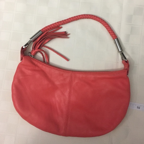 Express bag with tassel zipper detail
