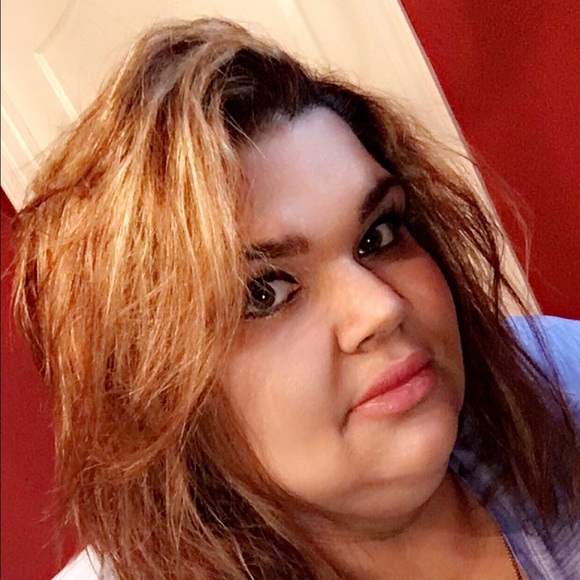 Meet your Posher, Leticia