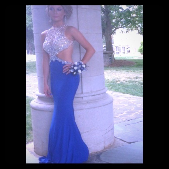 Alyce Paris Dresses & Skirts - (SOLD) Prom dress✨ Firm Price