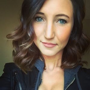 Meet your Posher, Raquel