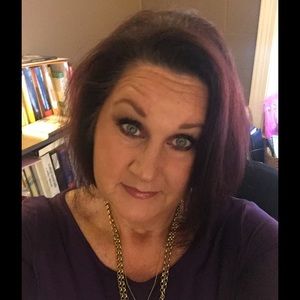 Meet your Posher, Robyn