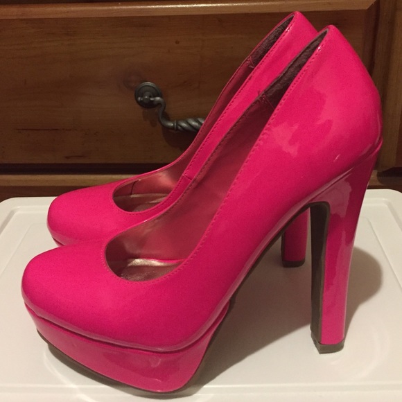 Just Fab hot pink pumps - Picture 3 of 4