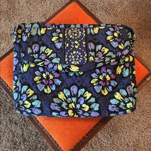 Tablet Crossbody in Indigo Pop