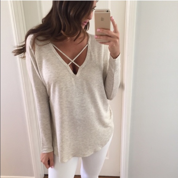 Long sleeve oatmeal X top 💙