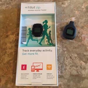 2 Fitbit zip (both need batteries)
