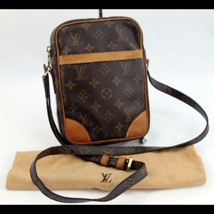 Excellent Louis Vuitton danube messenger