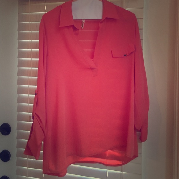 Collared quarter sleeve top