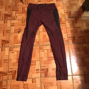 Burgundy/black skinny jogger jeans