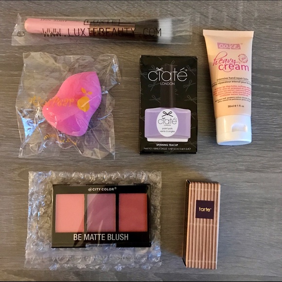 tarte Other - FREE MAKEUP BAG WITH PURCHASE