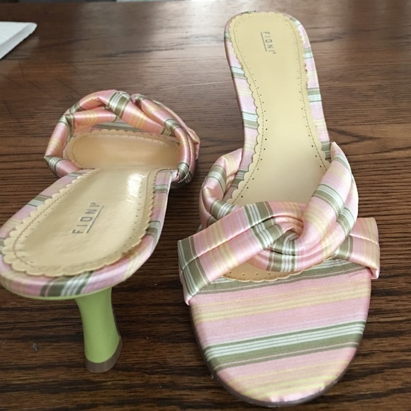 Size 12 pink ,cream never wean