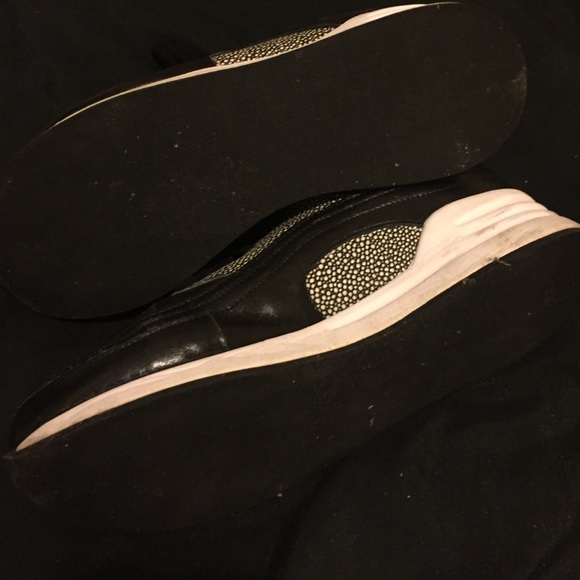 Steve Madden sneakers good condition no holes,rips - Picture 4 of 4