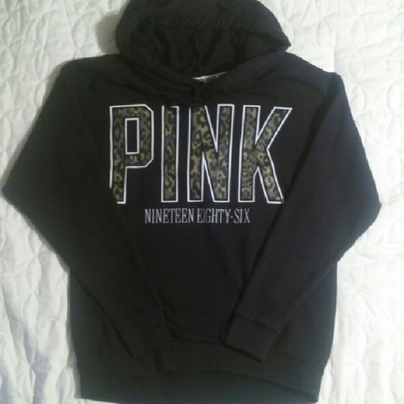 🚫 SOLD on Mercari 🚫 RARE vs PINK cheetah hoodie