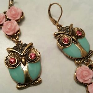 Betsey johnson cameo critters owl earrings