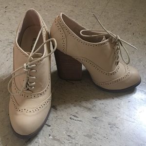 Women's heels size 6 1/2 brand NY LA