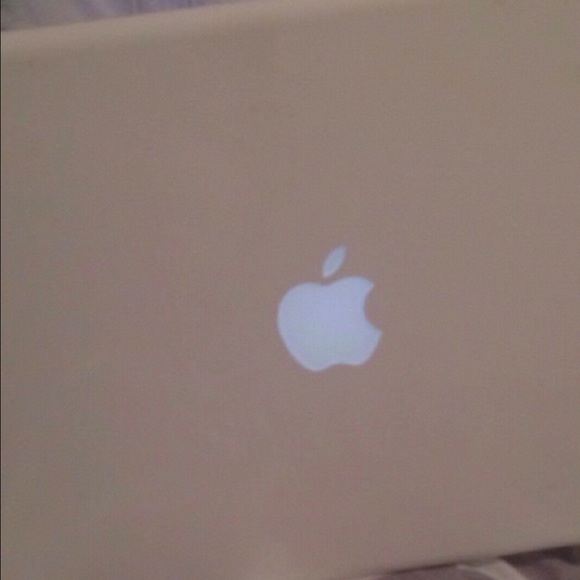 MacBook - Picture 1 of 4