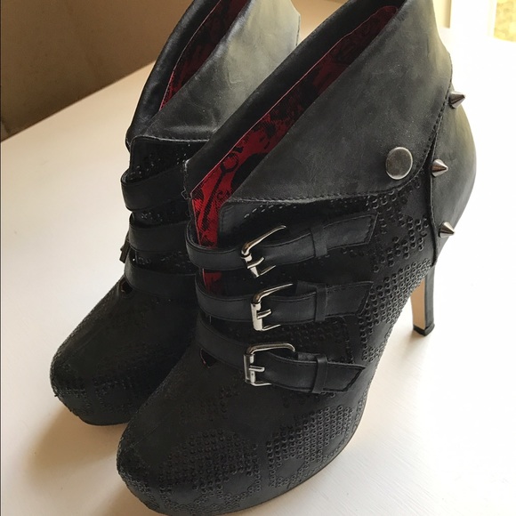 Iron Fist Shoes - IRON FIST booties with Skull detailing, size 7