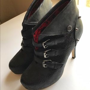 IRON FIST booties with Skull detailing, size 7