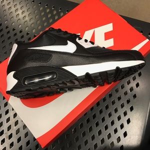 Womens Nike Air Max 90 Essential