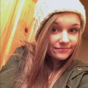 Meet your Posher, Katelyn