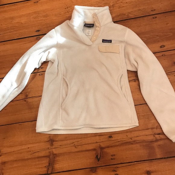 white patagonia pullover