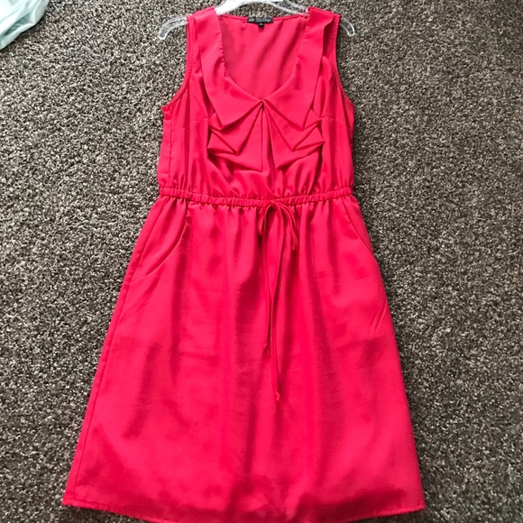 Peach ruffle dress....with POCKETS!! 👏
