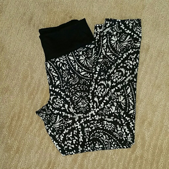 AE crop legging. - Picture 1 of 2