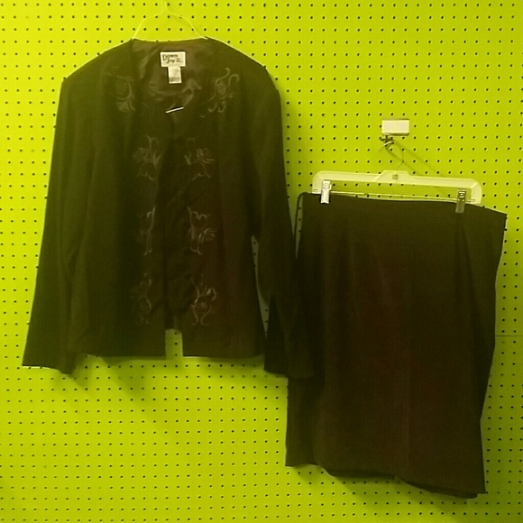 New & Gently worn Designer Clothes - Picture 2 of 2