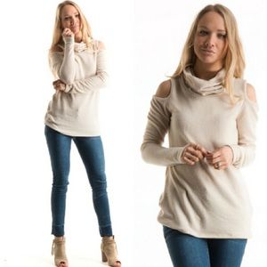 ⚡️ FLASH SALE⚡️Cowl Neck Cold Shoulder Top.