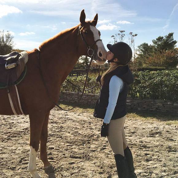 Meet your Posher, Cara