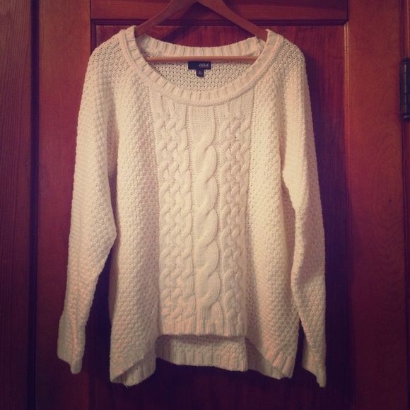 NWOT!! Comfy & soft sweater!